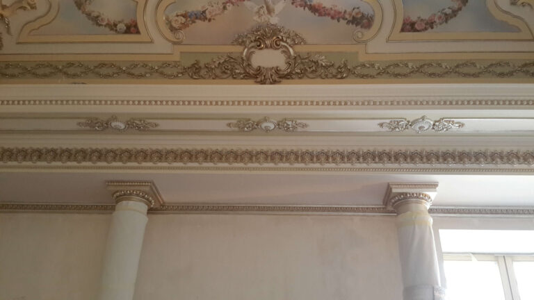 gilded cornice